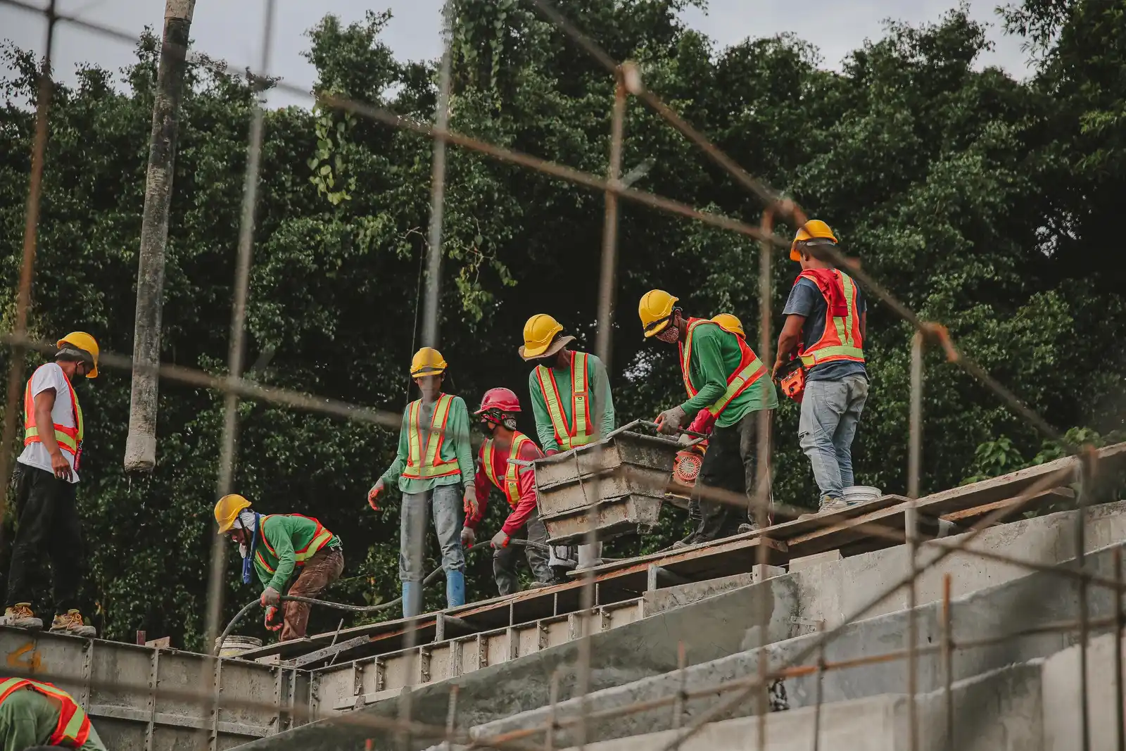 Dedicated in-house masonry crew working together on a new build