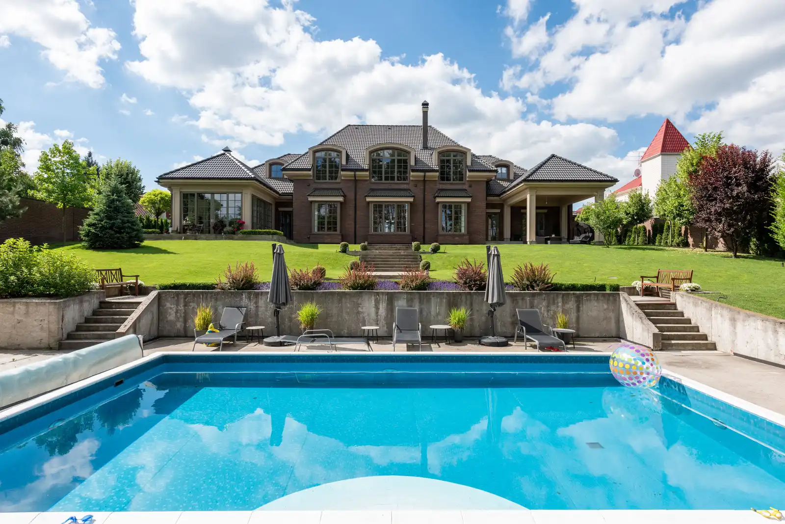 New custom masonry home exterior near Kenilworth, IL