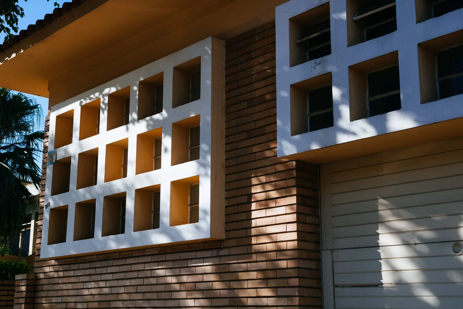 Precision tuckpointing on a Hinsdale rebuild
