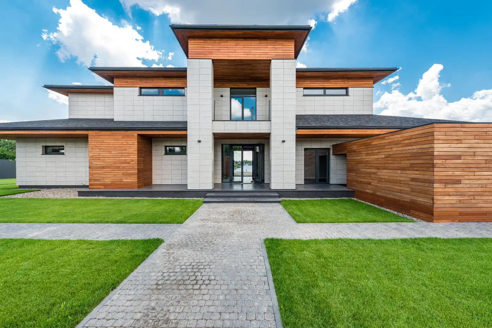 New custom masonry home exterior near Elmhurst, IL