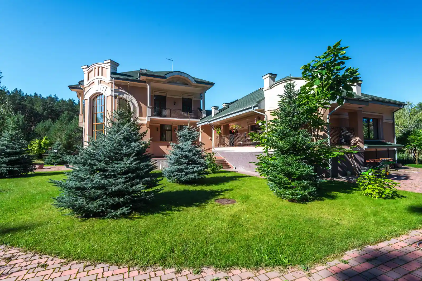 New custom masonry home exterior near Clarendon Hills, IL